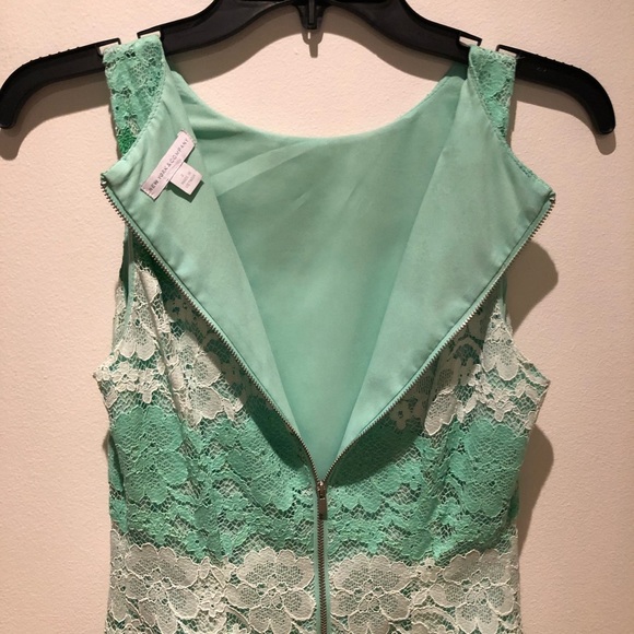 New York & Company Lace Shift Dress - Picture 3 of 6